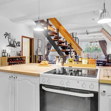 Stunning In With Kitchen Holiday home *