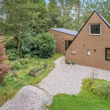 Holiday home Stunning In With Kitchen *